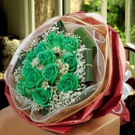 Double Dip Green - 12 Stems Bouquet